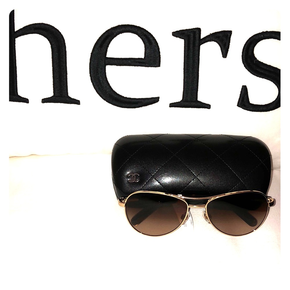 Chanel Aviator sunglasses!
